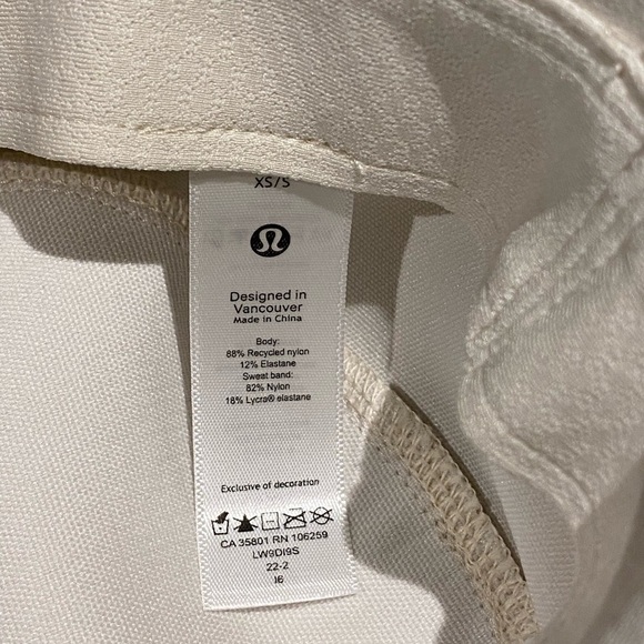 Lululemon Wide-Brim Bucket Hat with Strap, White Opal, XS/S, NWT main image 5